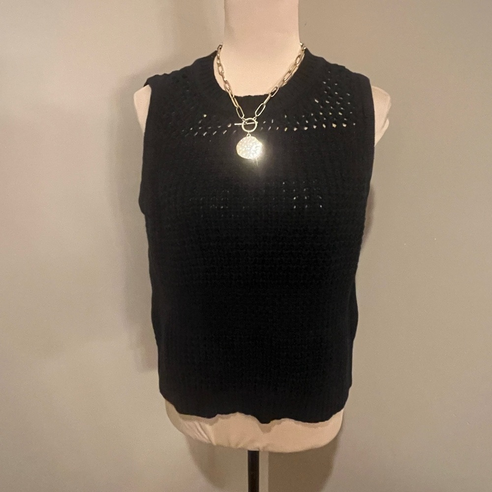 Universal Thread Midnight Black Sleeveless Top, Medium